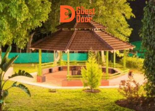 Golden Hinge Resort